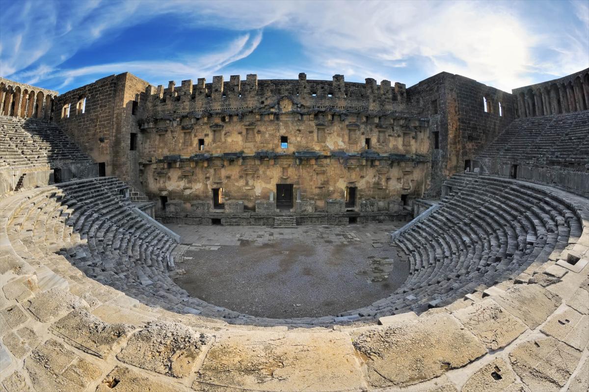 How Far is Antalya Airport From